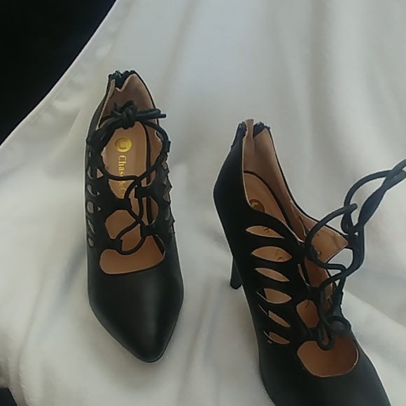 Heels - Picture 2 of 3